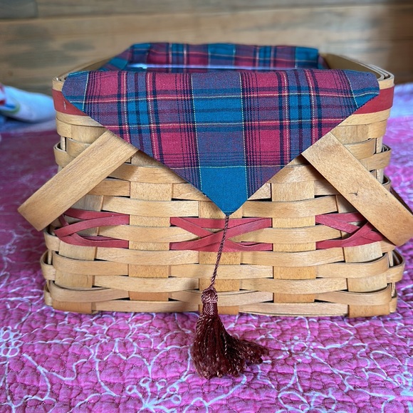 Longaberger Basket - Picture 3 of 5